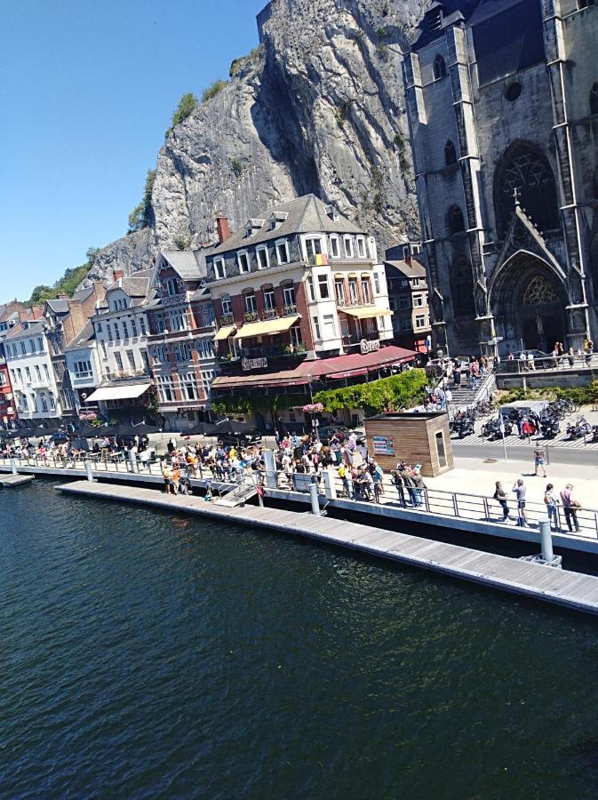 Un Studio A Louer Ds Un Endroit Calme Pres De La Ville De Dinant Exterior photo